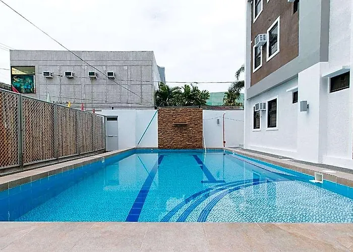 Reddoorz At Dbuilders Poblacion Bgc Отель Манила
