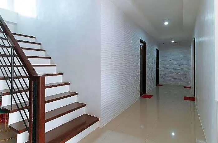 Reddoorz At Dbuilders Poblacion Bgc 2*