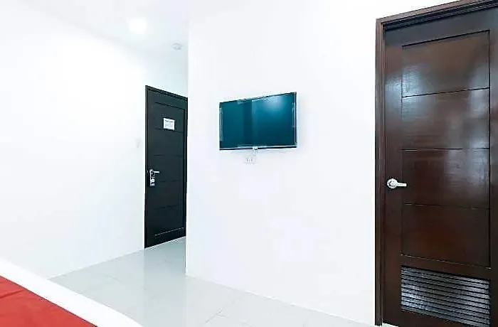 Отель Reddoorz At Dbuilders Poblacion Bgc 2*