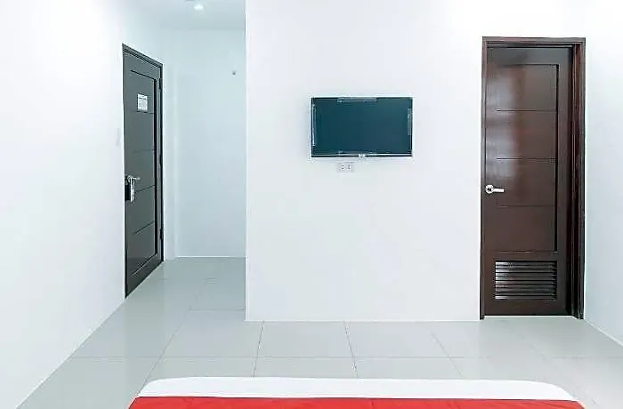 Reddoorz At Dbuilders Poblacion Bgc Отель 2*