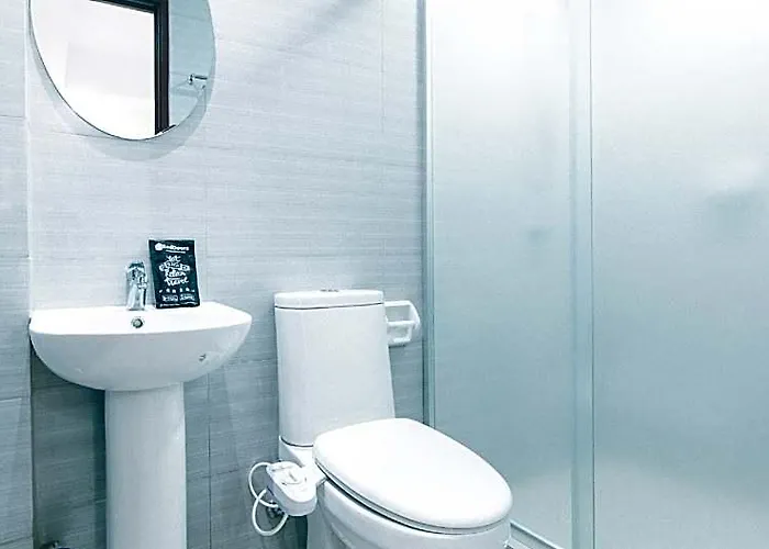 Отель Reddoorz At Dbuilders Poblacion Bgc 2*