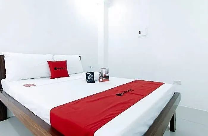 Reddoorz At Dbuilders Poblacion Bgc 2*