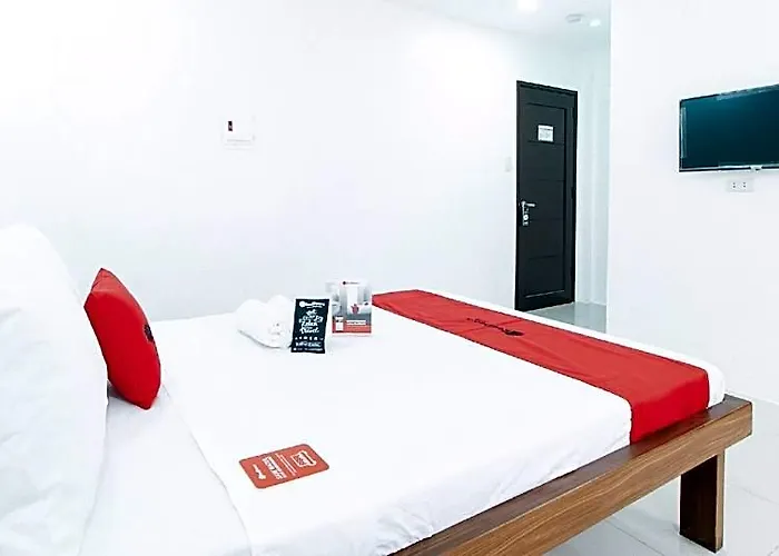 Reddoorz At Dbuilders Poblacion Bgc Отель