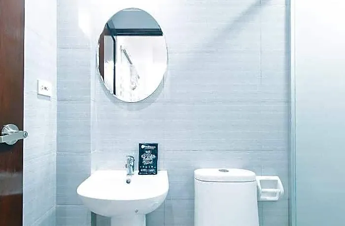 Reddoorz At Dbuilders Poblacion Bgc 2* Манила