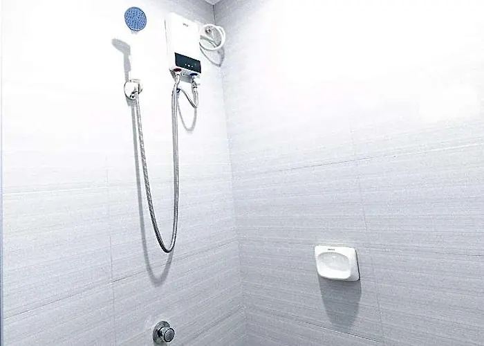 Reddoorz At Dbuilders Poblacion Bgc Отель 2*
