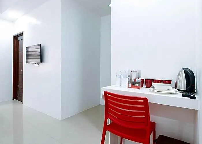 Reddoorz At Dbuilders Poblacion Bgc Отель 2*